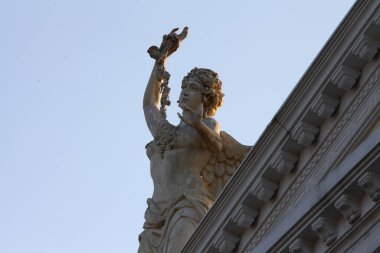 Modern Binanın Dışı