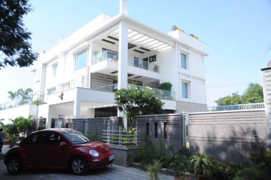 Modern Binanın Dışı