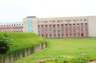 Modern Binanın Dışı