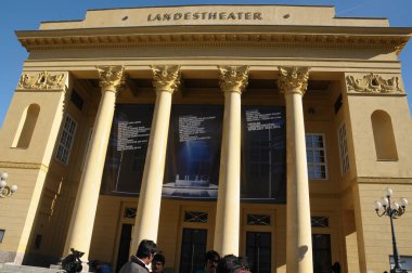 Modern Binanın Dışı