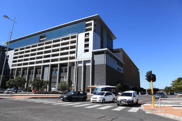 Modern Binanın Dışı