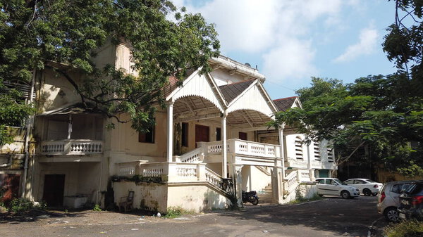 Экстерьер современного здания