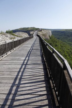 Kırsal bölgedeki Tahta Köprü