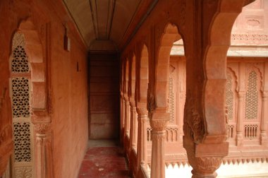 Hindistan Kalesi 'nin dışı.