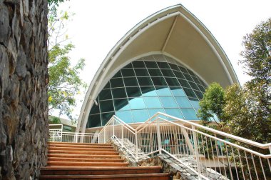 Binada merdiven var.