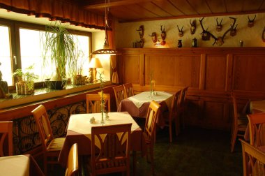 Sandalye ve masa Restaurant'ta