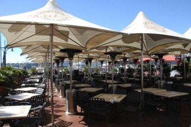 Sandalye ve masa Restaurant'ta