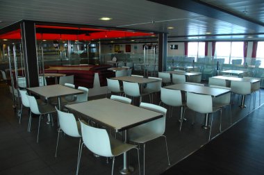 Sandalye ve masa Restaurant'ta