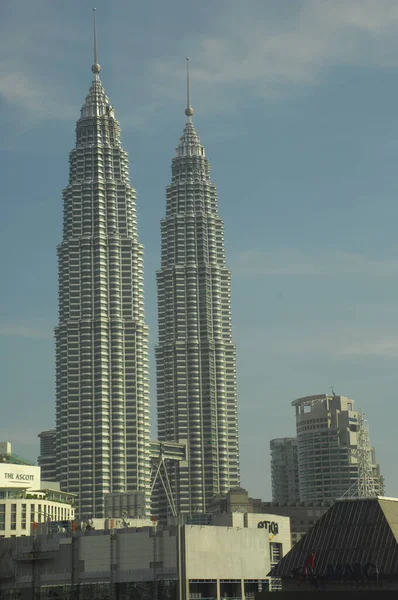马来西亚吉隆坡金融中心的Petronas Twin Towers — 图库照片