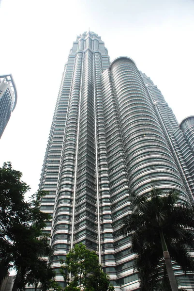 马来西亚吉隆坡金融中心的Petronas Twin Towers — 图库照片