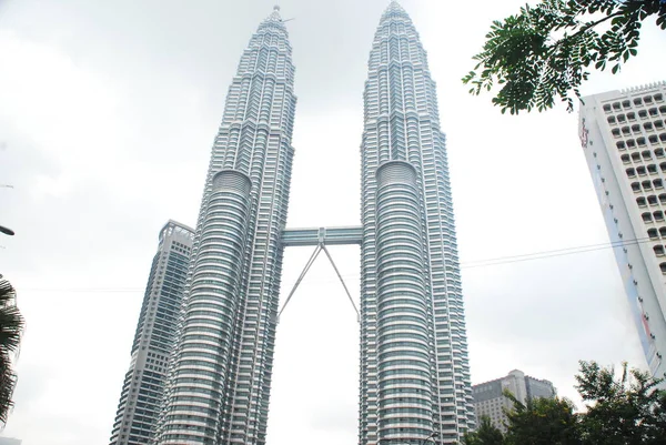 Torres Gemelas Petronas Centro Financiero Kuala Lumpur Malasia — Foto de Stock