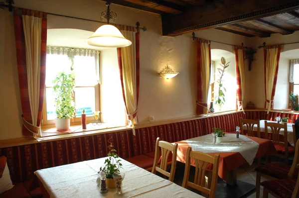 Stühle Und Tische Restaurant — Stockfoto