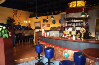 Alışveriş merkezinde alışveriş.