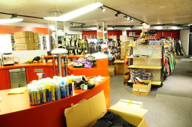 Alışveriş merkezinde alışveriş.