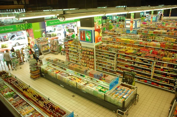 Alışveriş merkezinde alışveriş.