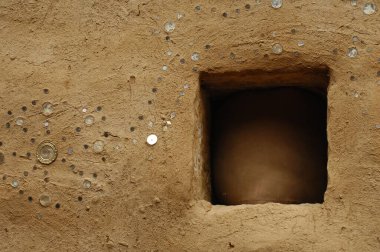 Eski bir evin penceresi