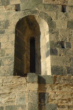 Eski bir evin penceresi