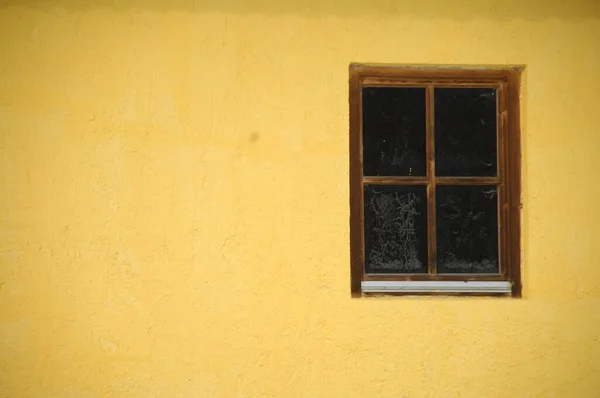 Okno Zabytkowego Domu — Zdjęcie stockowe