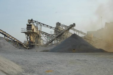 Taş kırıcı maden ocağında