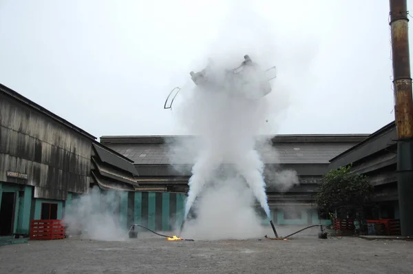 폭탄이 터지는 — 스톡 사진