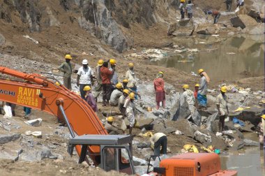 İnşaat alanında çalışan Ekskavatör