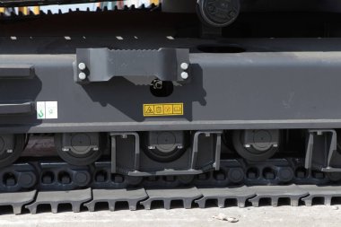 Crane inşaat alanında çalışıyor.