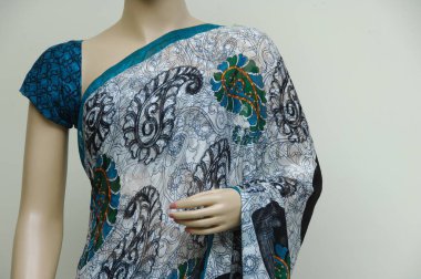 Doğal İpek Hint Sarisi