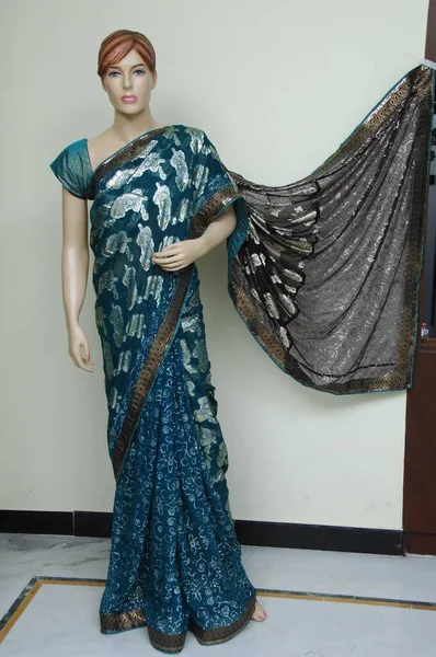 Natural Silk Indian Sari — ストック写真