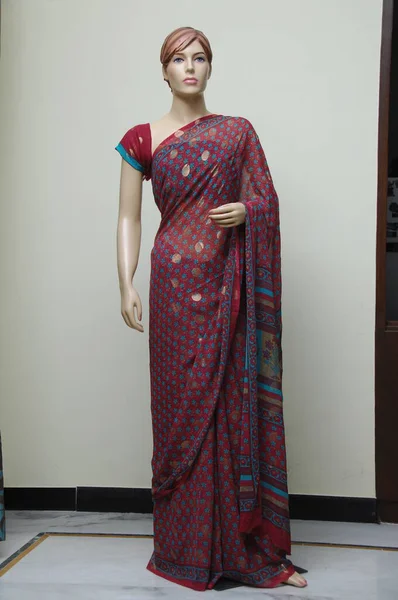 Natural Silk Indian Sari — ストック写真