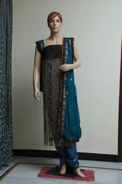 Indischer Sari Aus Natürlicher Seide — Stockfoto
