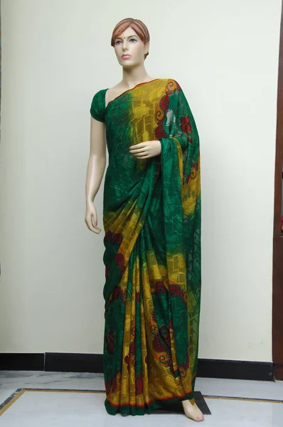 Natural Silk Indian Sari — ストック写真