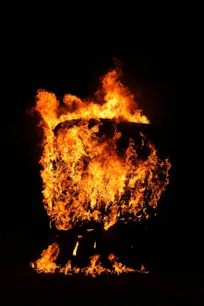 Llama Fuego Aislada Sobre Fondo Negro —  Fotos de Stock