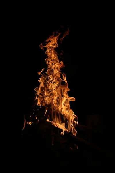 Llama Fuego Aislada Sobre Fondo Negro —  Fotos de Stock