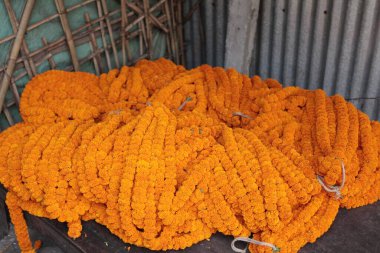 Ev 'de çiçek süslemesi