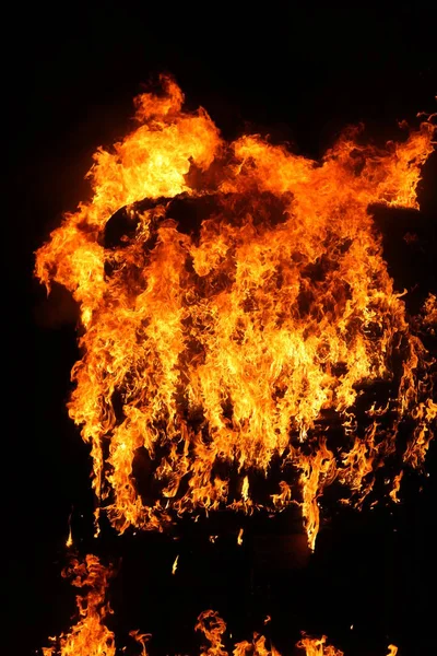 Llama Fuego Aislada Sobre Fondo Negro —  Fotos de Stock