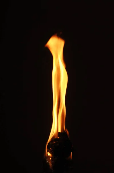 Flamme Feu Isolée Sur Fond Noir — Photo