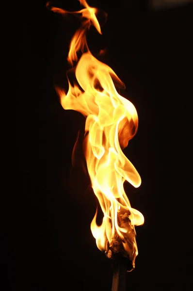 Flamme Feu Isolée Sur Fond Noir — Photo