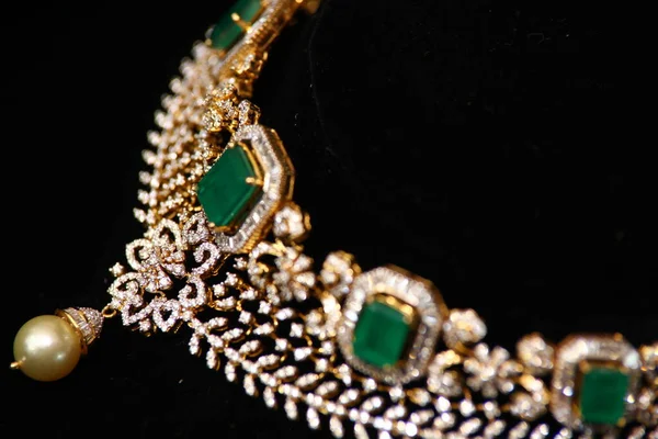 Indian Stone Gold Jewelry Macro Shot — Stock Photo, Image