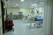 Postele v nemocničním pokoji