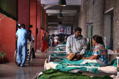 Hindistan Devlet Hastanesi 'ndeki hastalar