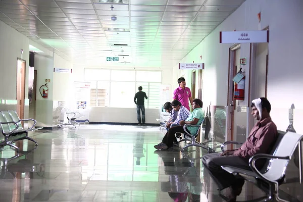Pacjenci Rządowym Szpitalu Indie — Zdjęcie stockowe