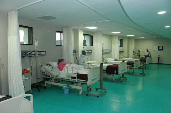 Male Patent Hospital Icu — Stock Photo, Image