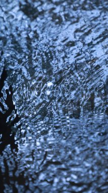 Ay ışığındaki su dokusu