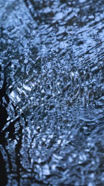 Ay ışığındaki su dokusu