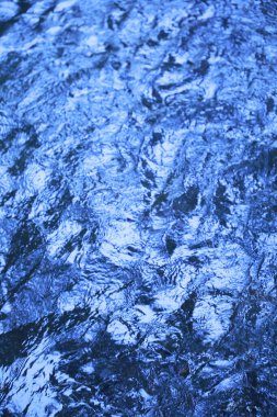 Ay ışığındaki su dokusu