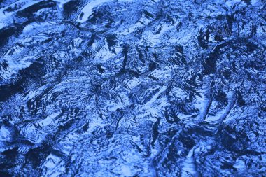 Ay ışığındaki su dokusu