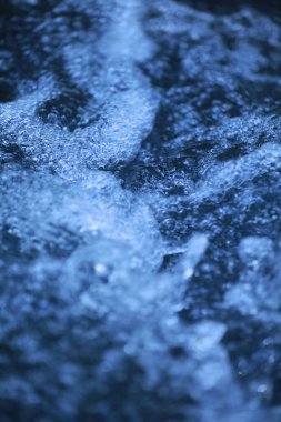 Ay ışığındaki su dokusu