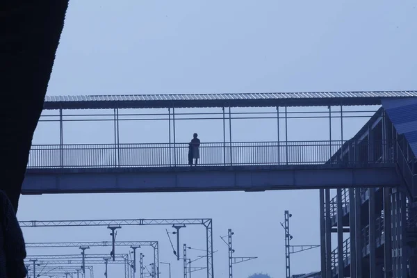 Silhouettes Foot Bridge — стоковое фото