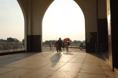 silhouettes at Corridor Arch Gate