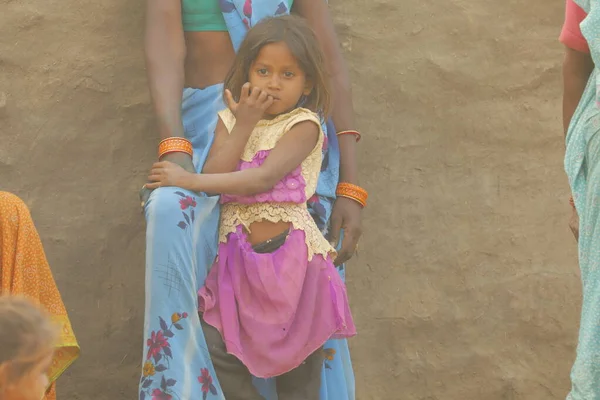 Indian Poor Children Watching Hyderabad India 2Nd Aug 2022 — Zdjęcie stockowe